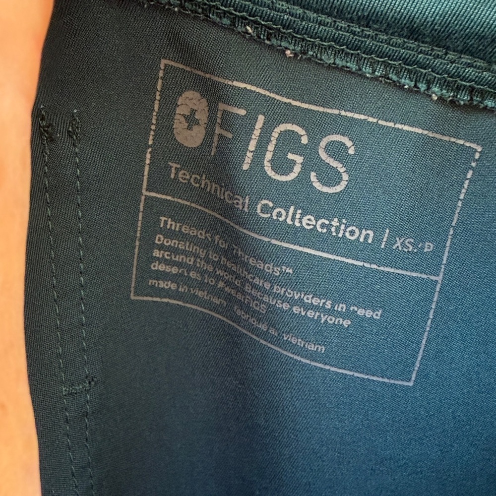 Figs Deep Teal Medical Scrub set - Picture 6 of 9